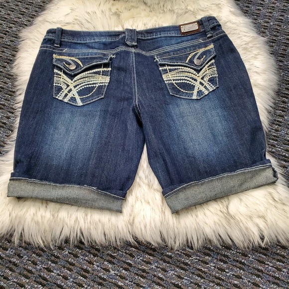 Blue jean shorts (15) - Picture 2 of 8